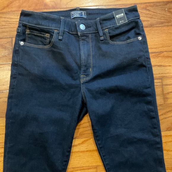 NWT Abercrombie & Fitch Dark Wash Mid Rise Super Skinny Jeans - Picture 5 of 10